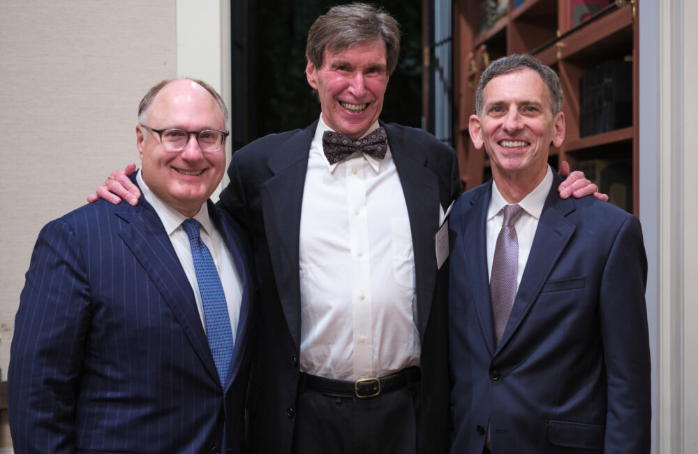 斯蒂芬-希伯德、小查尔斯-W-凯格利、乔尔-罗森塔尔。CREDIT: Bryan Goldberg Photography.