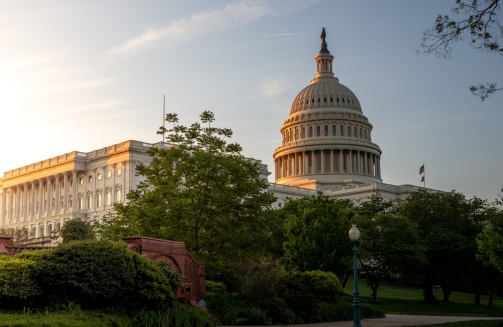 Capitolio de los Estados Unidos al amanecer. CRÉDITO: Andy Feliciotti/Unsplash.