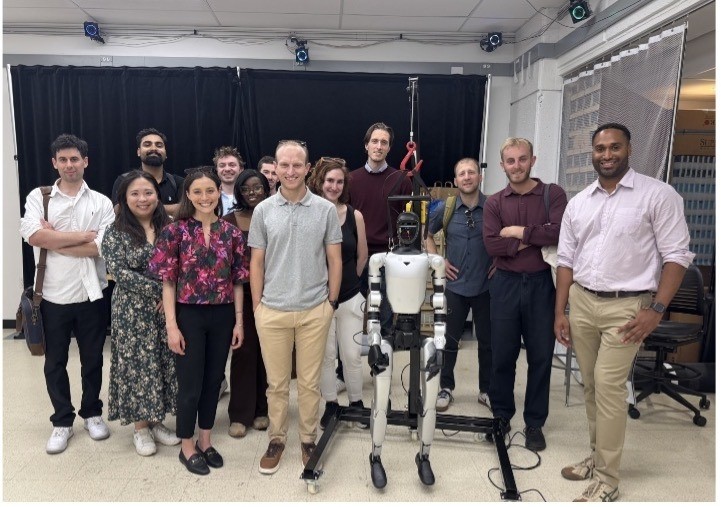 Carnegie Ethics Fellows tour the Autonomous Systems Lab at Stanford University CREDIT: Kathleen Egan.