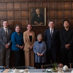 Koko Kondo visita Carnegie Council, abril de 2026. CRÉDITO: Jay Sheets.