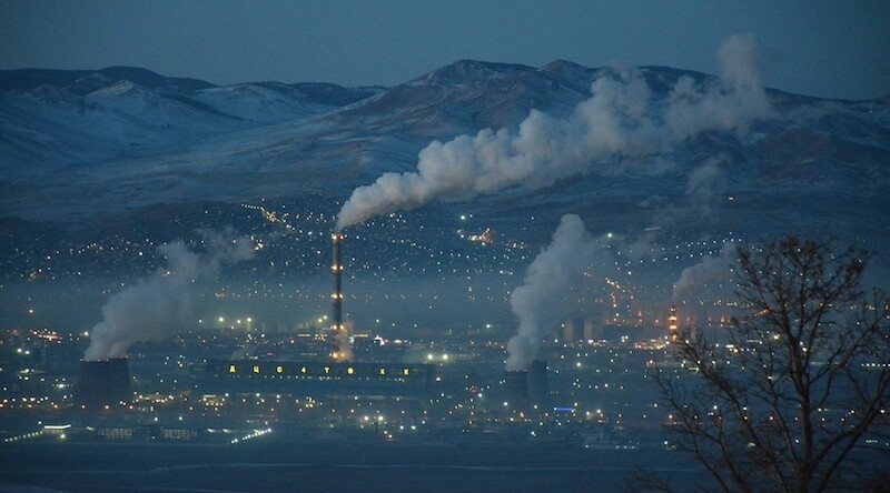 CREDIT: <a href="https://pixabay.com/photos/night-city-smoke-pollution-3908911/">Nyamdorj/Pixabay</a>