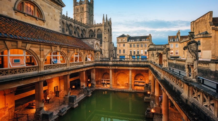 Roman baths in Bath, England. CREDIT: Shutterstock.com/Boris Stroujko.