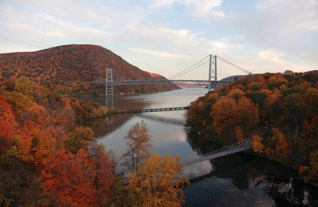 Bear Mountain Bridge on the Hudson River in New York. CREDT: <a href="http://www.shutterstock.com/pic-39726694/stock-photo-bear-mountain-bridge-on-hudson-river-with-autumn-leaves.html">Shutterstock</a>